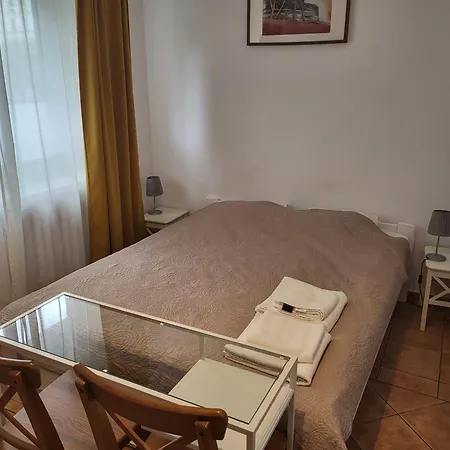 Goscinne Przy Ogrodzie Staromiejskim Guest house